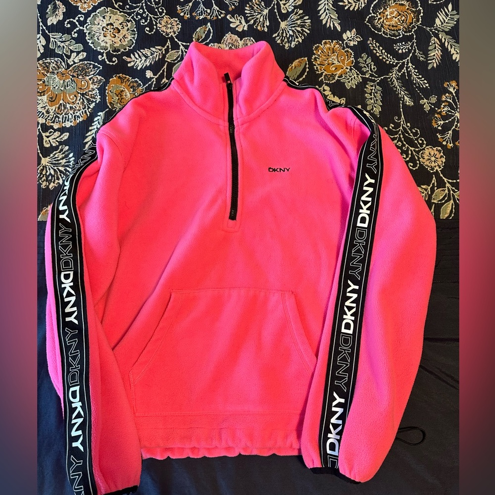 Comfortable DKNY sweatshirt